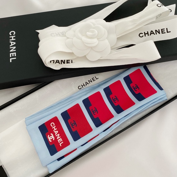BRAND NEW Chanel Bandeau Scarf, 21K - Picture 5 of 16